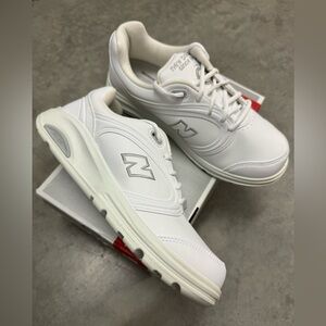 NIB New Balance Womens Sz 7.5 xwide Sneakers/Walking Shoes White WW812WT